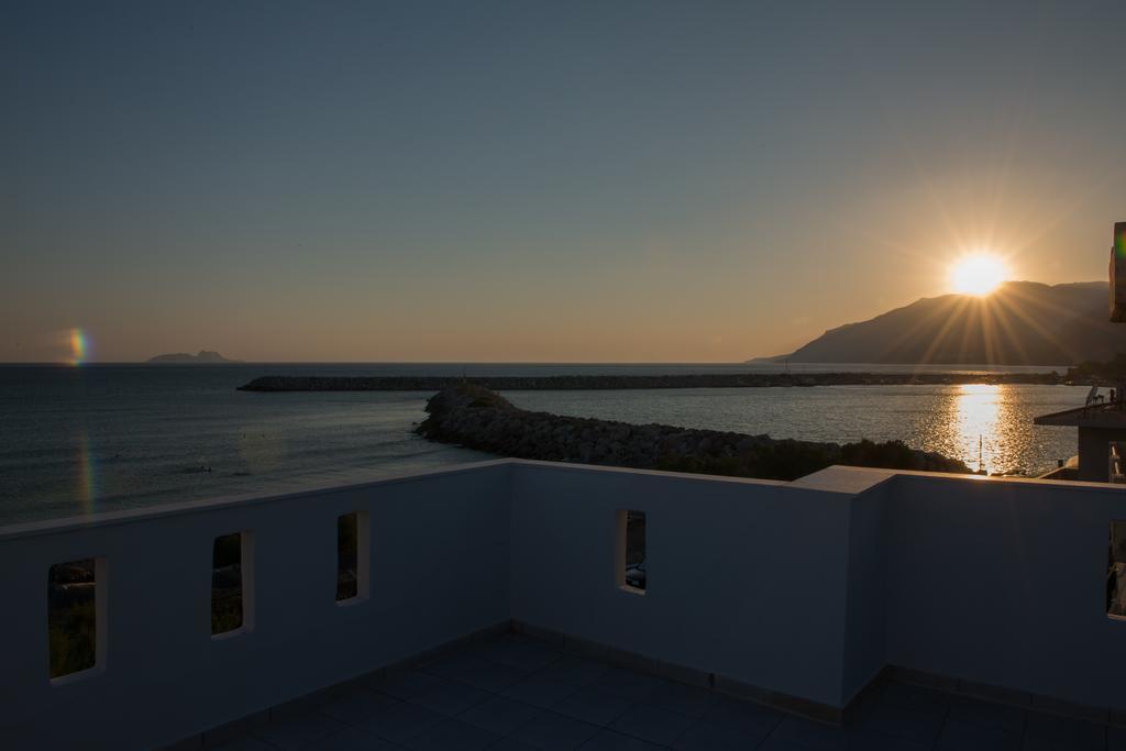 Golden Sun Apartment Kokkinos Pyrgos Exterior foto