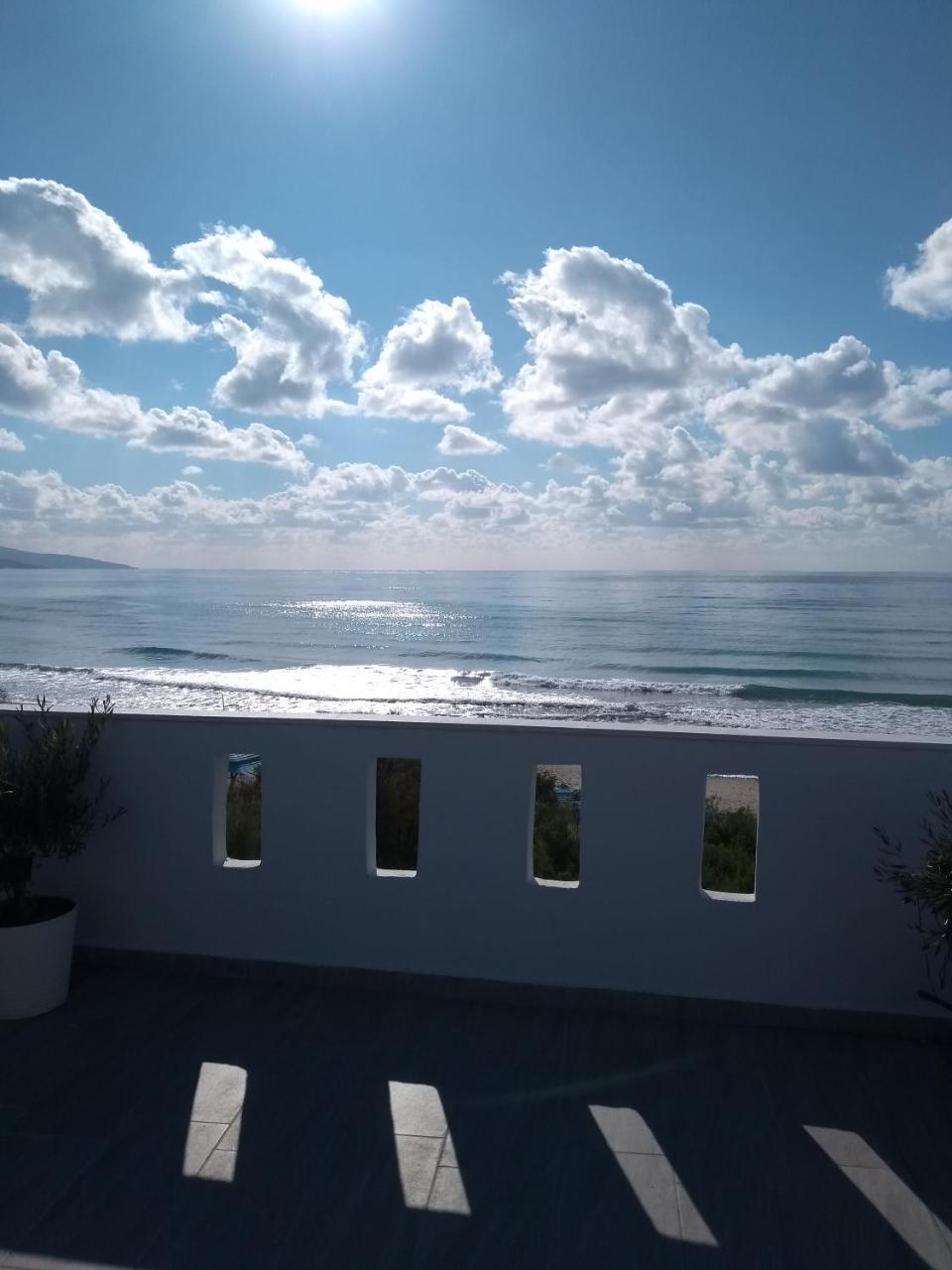 Golden Sun Apartment Kokkinos Pyrgos Exterior foto