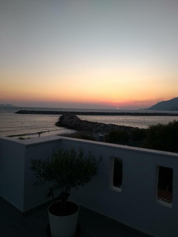 Golden Sun Apartment Kokkinos Pyrgos Exterior foto